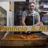 �Inizialmente il locale si chiamava �Panificio San Giuseppe� � ci dice Francesco �, fino a quando negli anni 60 subentr� alla gestione mio nonno Matteo, il quale essendo devoto a Santa Rita le dedic� l�attivit�